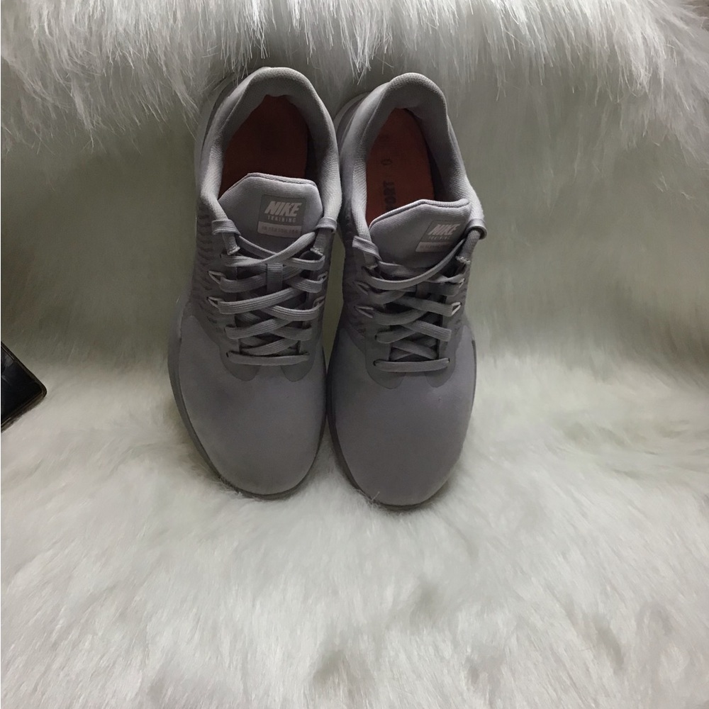 Women Tennis shoes Nike Training In Season TR8 Size 7 Gray. - Picture 3 of 5